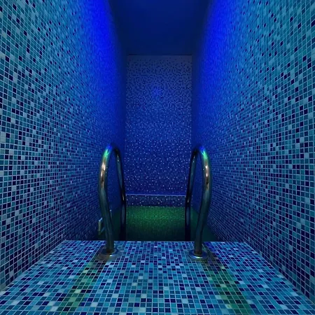 Atlantis Nikol Daire