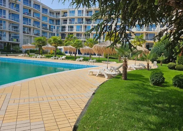 Atlantis Nikol Apartamento *